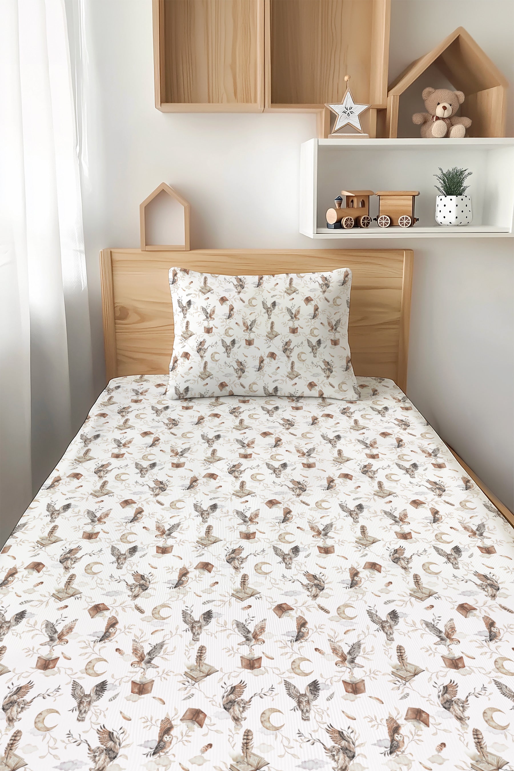 Feathers and Fables（Owl）TENCEL™ Modal Twin Fitted Sheet and Pillowcase Set